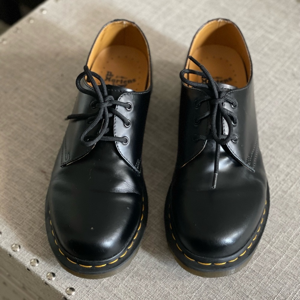 Dr. Martens Oxford Shoe Women’s US 9
